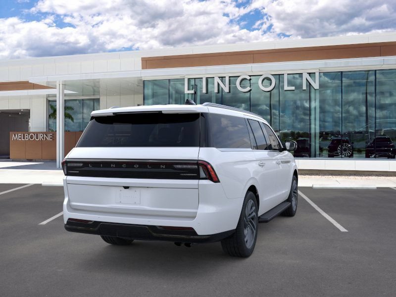 New 2026 Lincoln Navigator L Premier AWD/4WD image 8