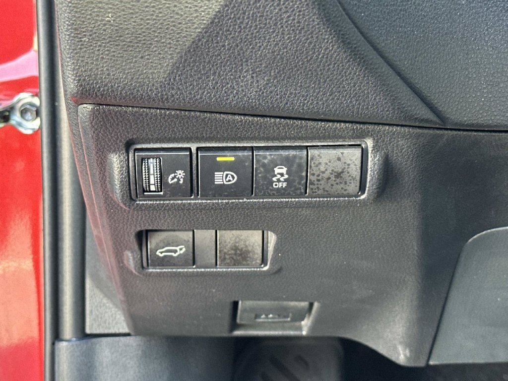Used 2026 Toyota Corolla Cross XLE w/ Convenience Package FWD image 28