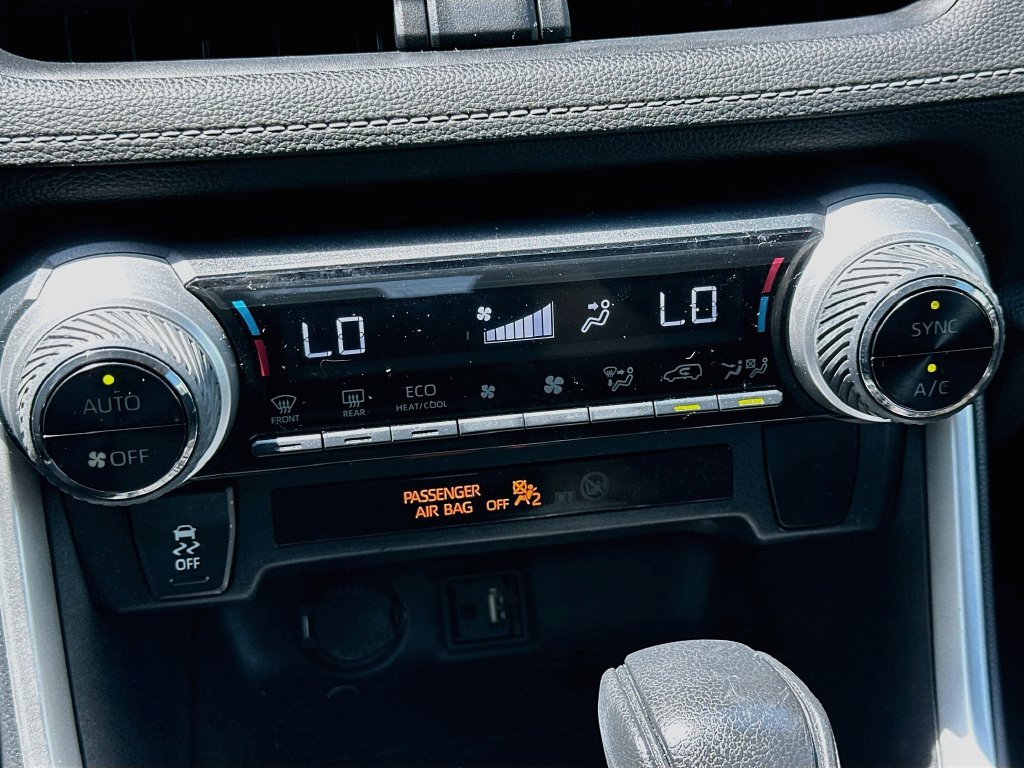 Used 2019 Toyota RAV4 XLE FWD image 15