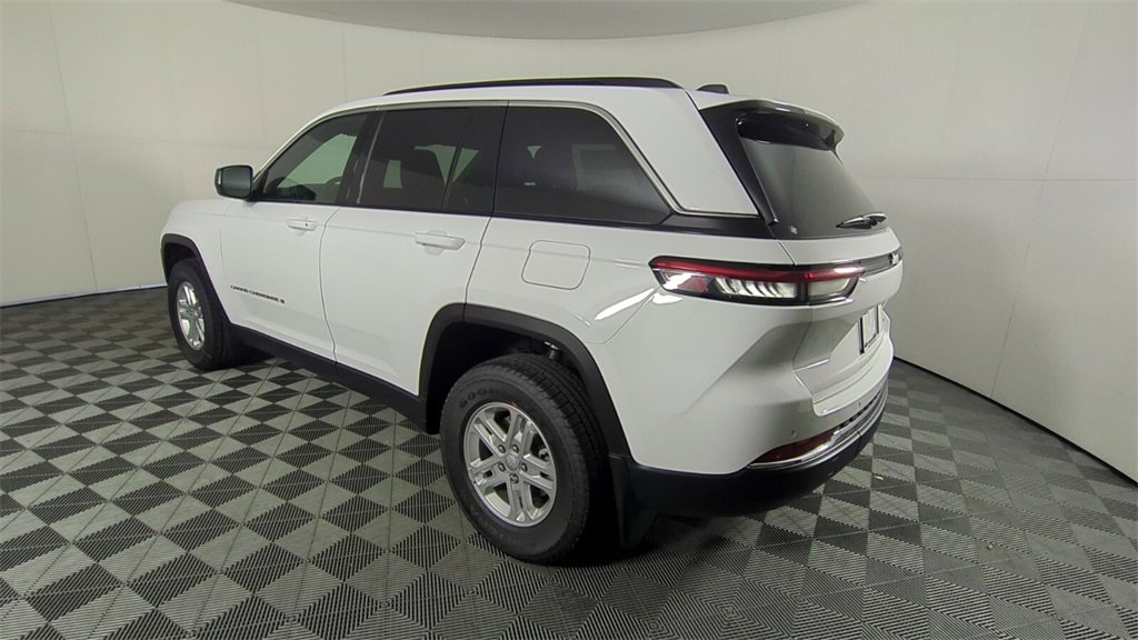 New 2025 Jeep Grand Cherokee Laredo w/ MOPAR Finishing Package image 6