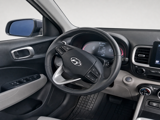 Used 2025 Hyundai Venue SEL FWD image 6