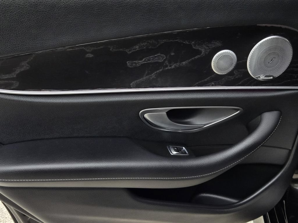 Used 2017 Mercedes-Benz E 300 image 11