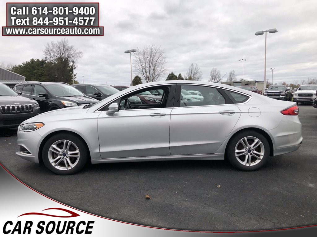Used 2018 Ford Fusion SE w/ Fusion SE Technology Package image 9