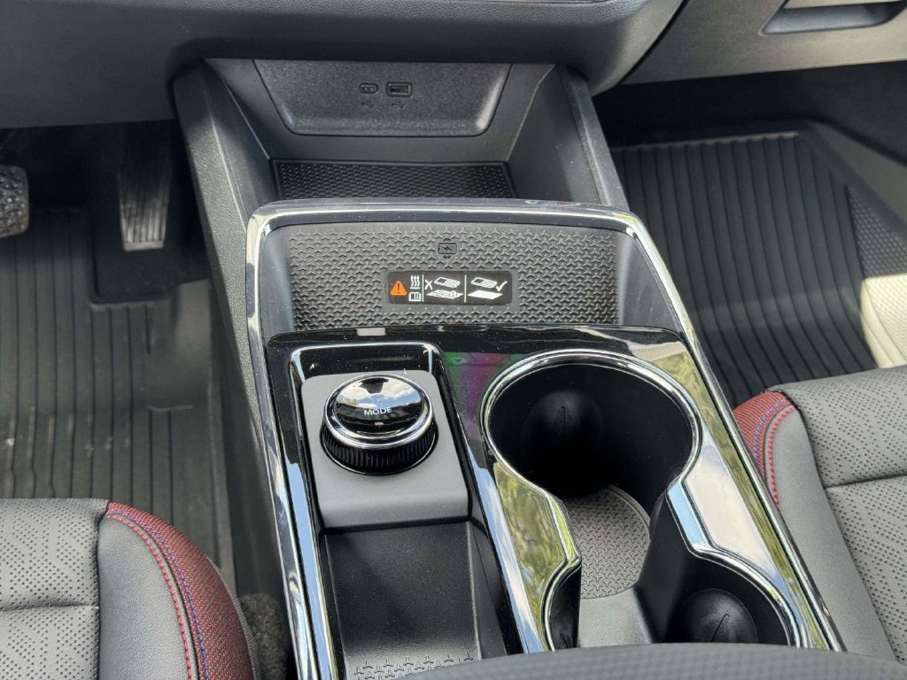 New 2026 Chevrolet Equinox RS w/ Safety and Technology Package FWD image 8