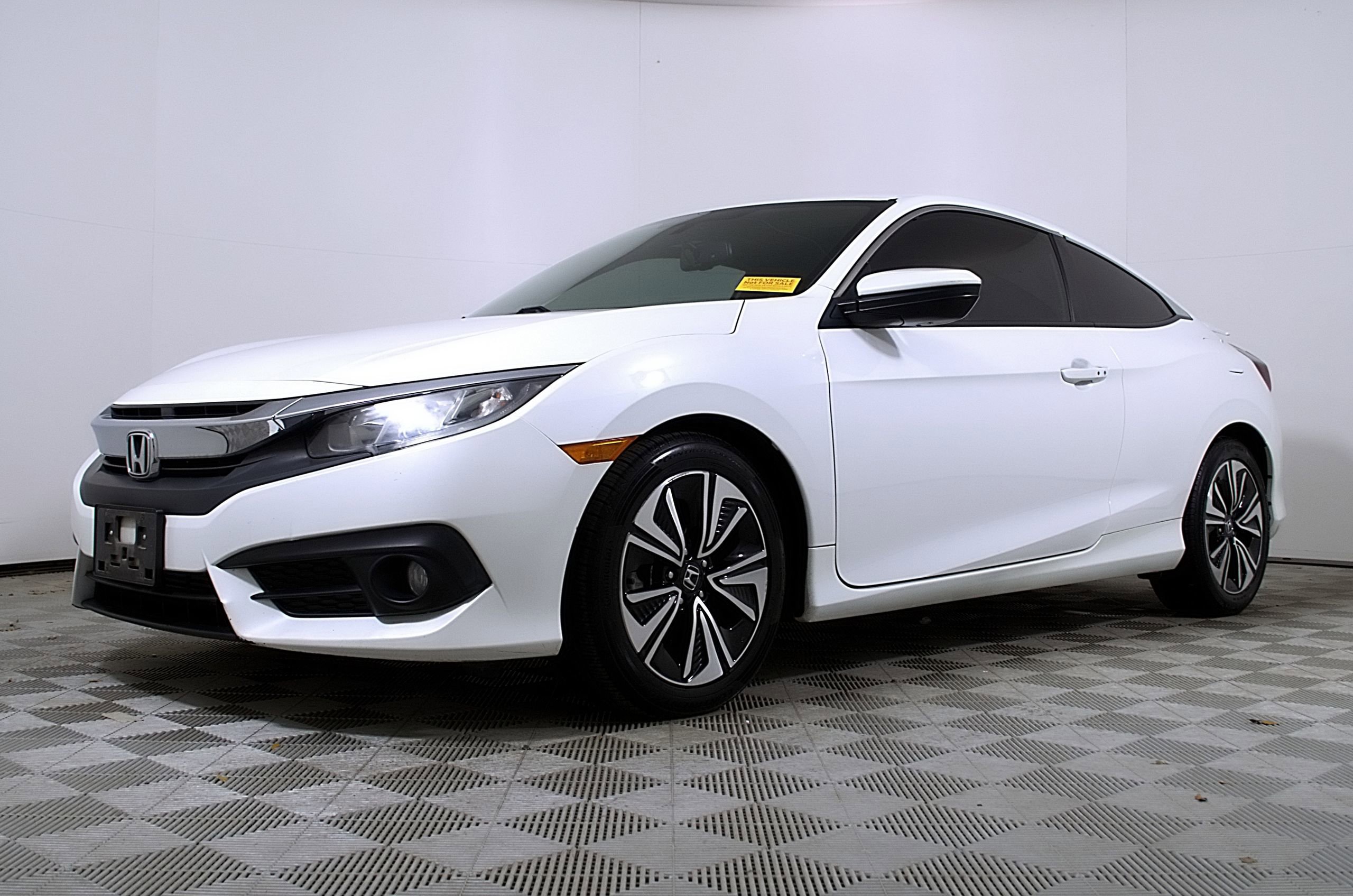 Used 2016 Honda Civic EX-L image 2