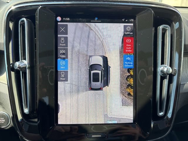 Used 2025 Volvo XC40 B5 Plus AWD/4WD image 21