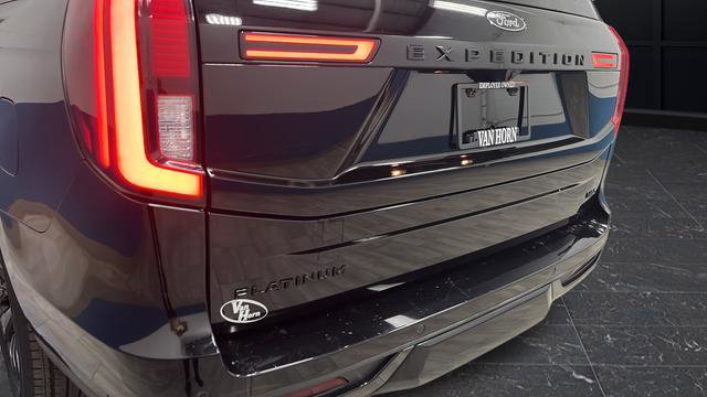 Used 2025 Ford Expedition Max Platinum w/ Stealth Appearance Package AWD/4WD image 44
