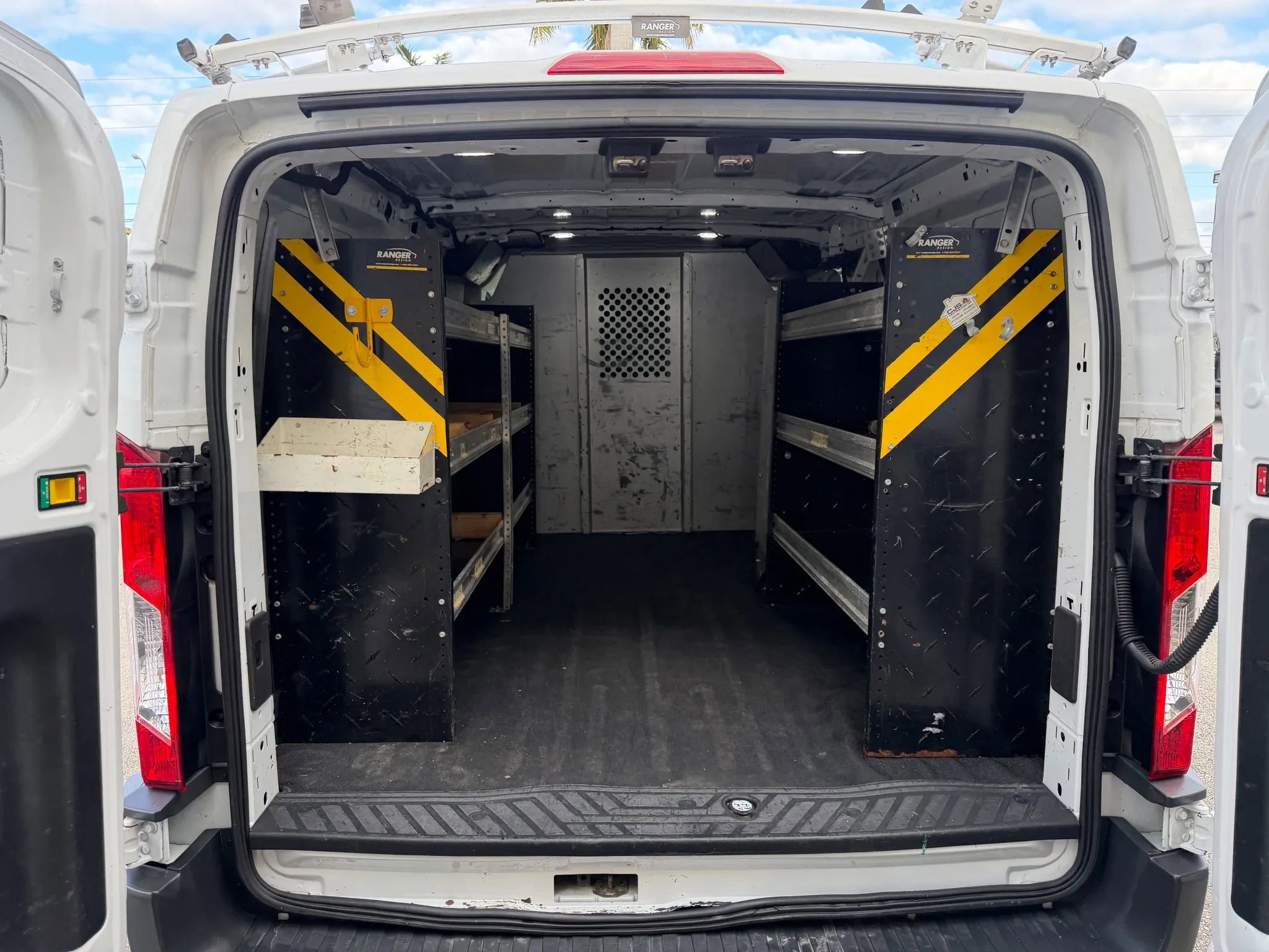 Used 2018 Ford Transit 150 130 Low Roof RWD image 5