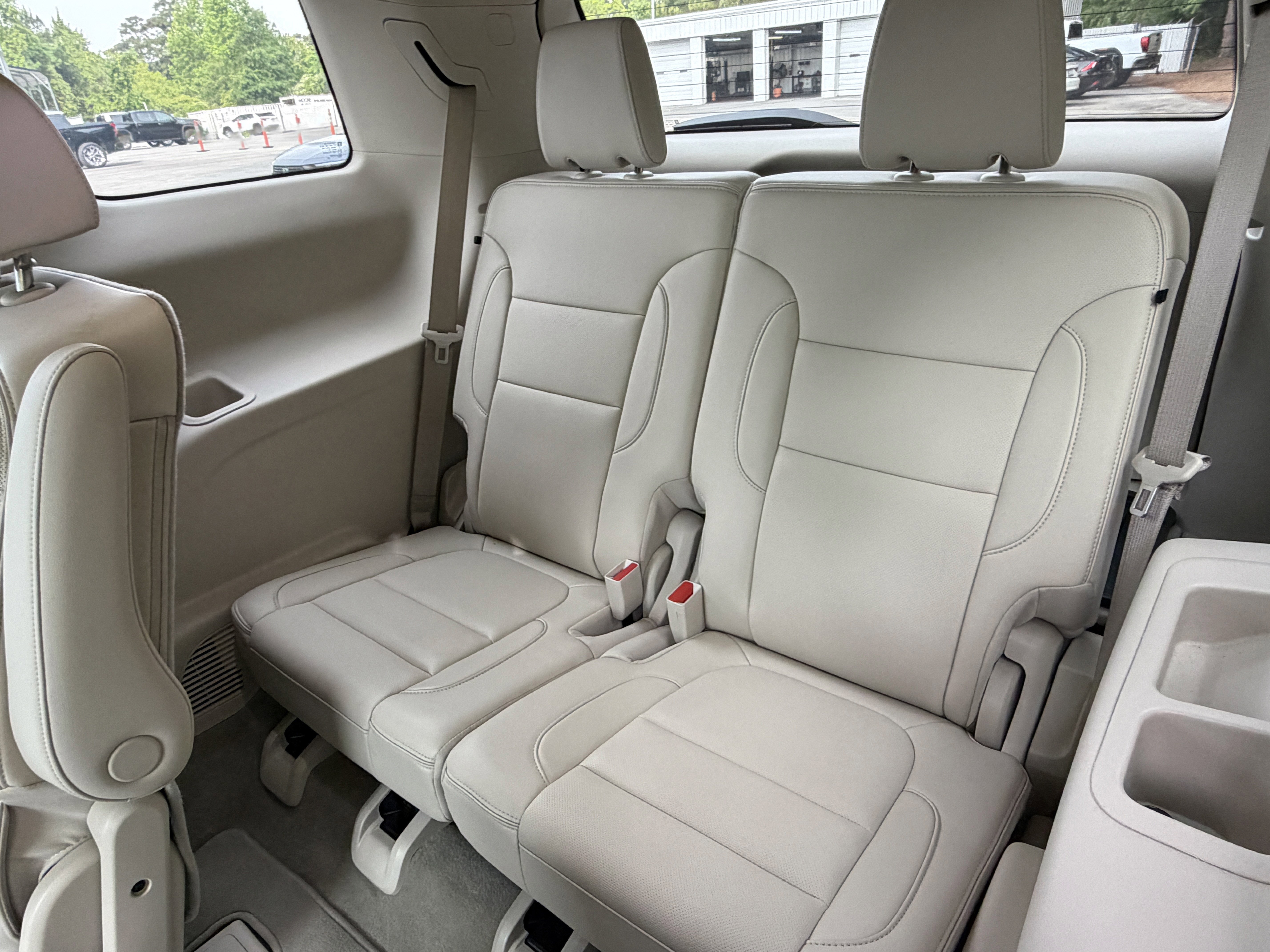 Used 2023 GMC Acadia Denali w/ Denali Technology Package FWD image 11