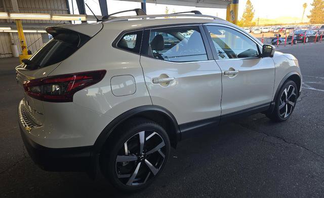 Used 2022 Nissan Rogue Sport SL image 3