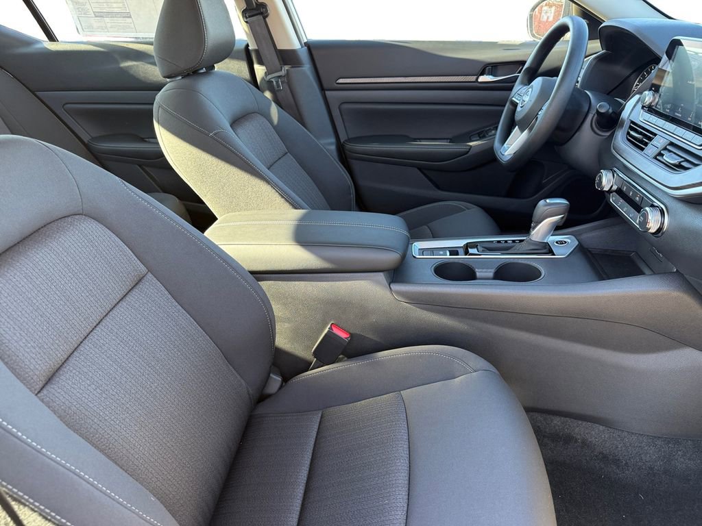 New 2025 Nissan Altima 2.5 SV AWD/4WD image 15