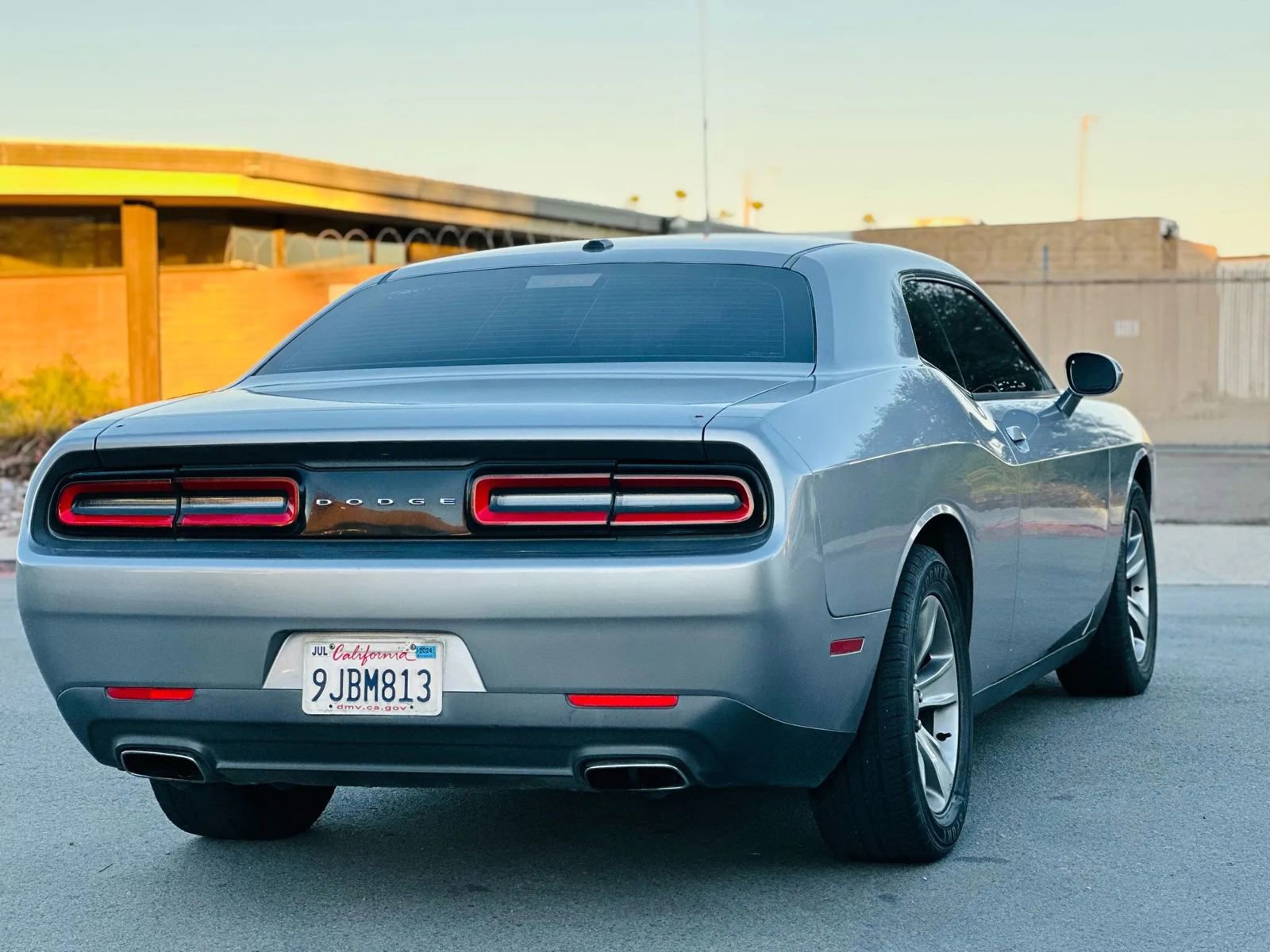 Used 2015 Dodge Challenger SXT RWD image 5