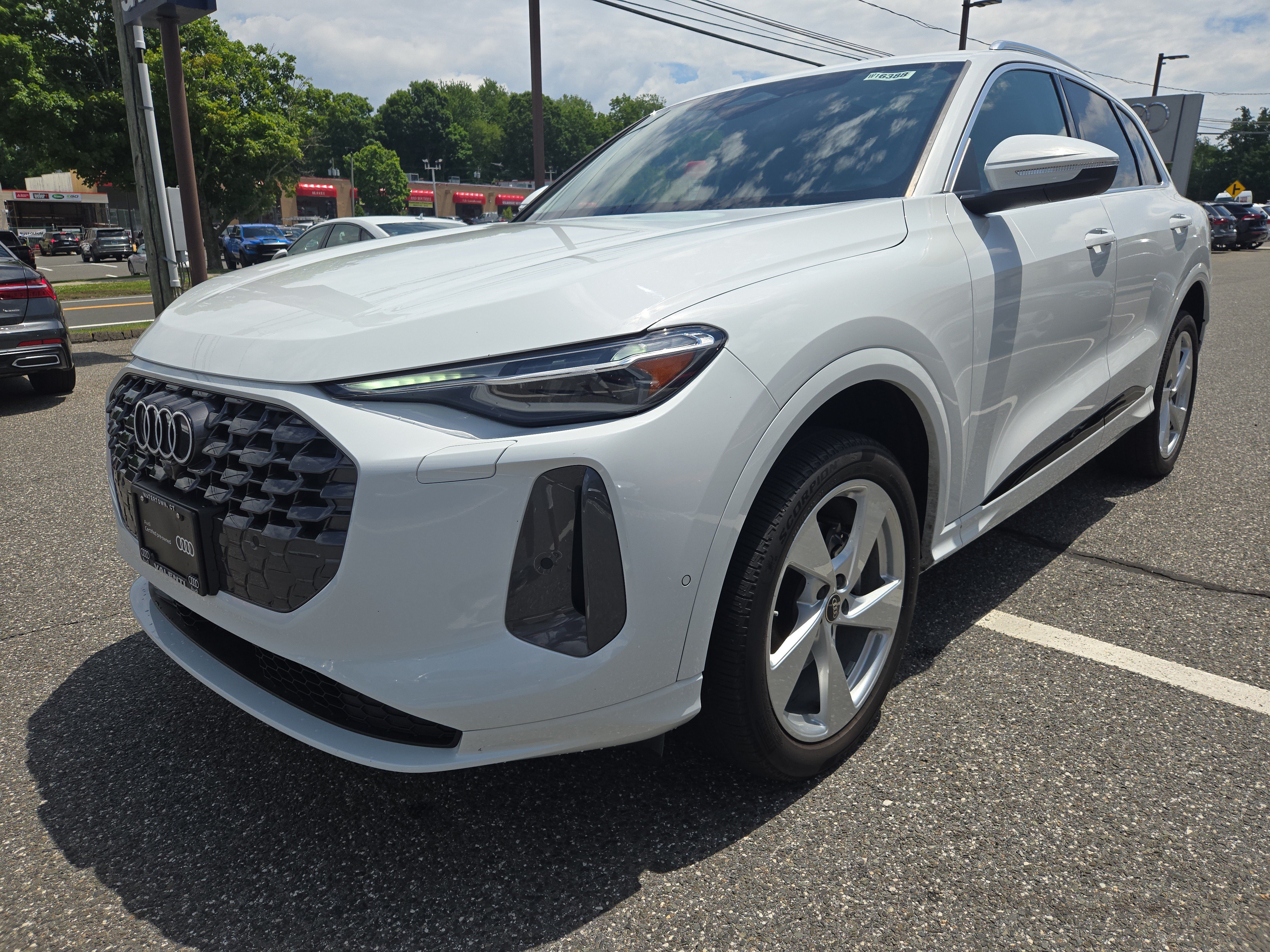 Certified 2025 Audi Q5 Premium w/ Premium Plus AWD/4WD image 4