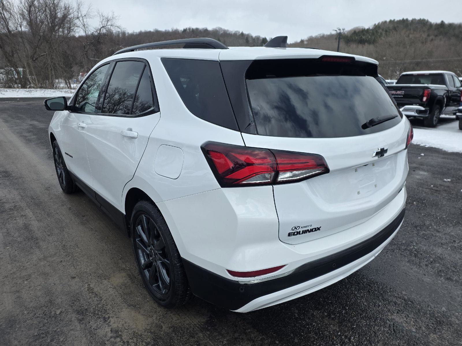Used 2023 Chevrolet Equinox RS w/ RS Leather Package image 10