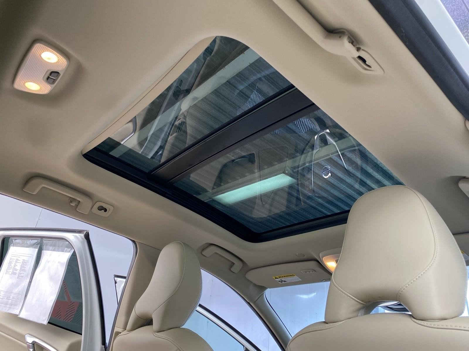 Used 2016 Volvo XC60 T5 Platinum w/ Climate Package image 14