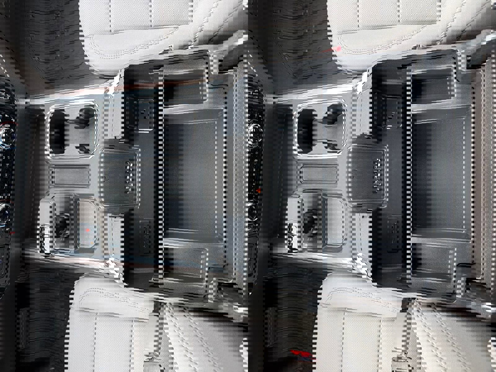 New 2026 GMC Sierra 1500 SLT image 24