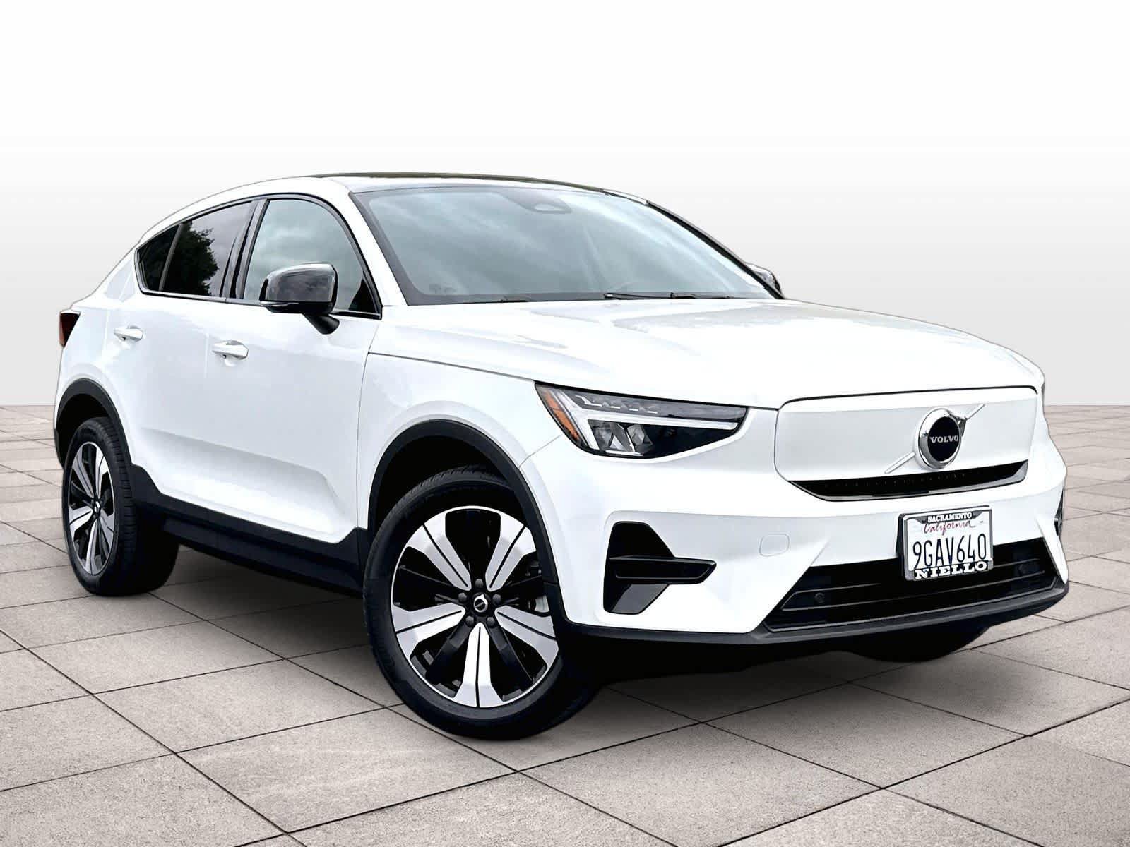 Used 2023 Volvo C40 Recharge Core AWD/4WD image 2