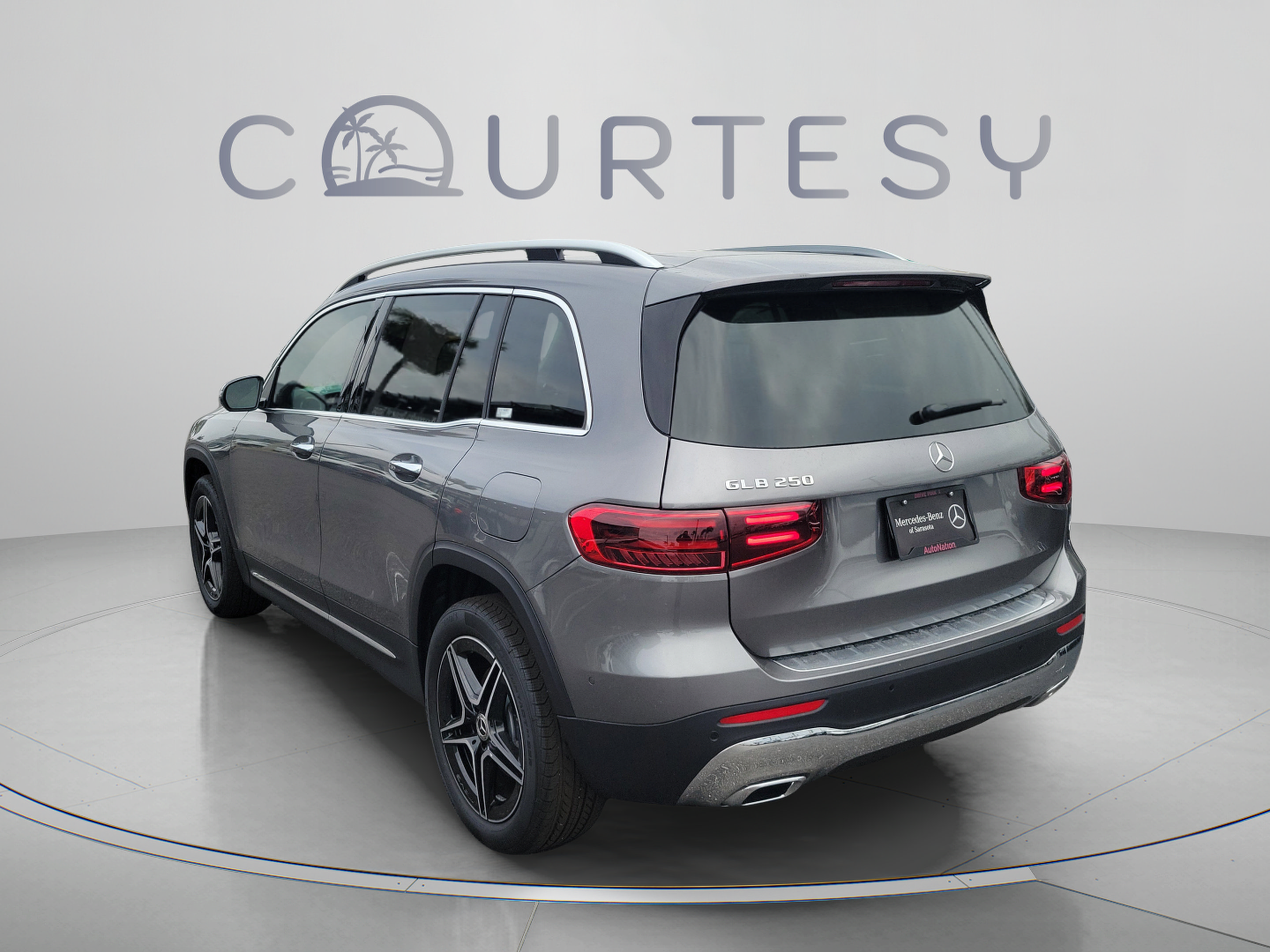 Certified 2026 Mercedes-Benz GLB 250 image 2