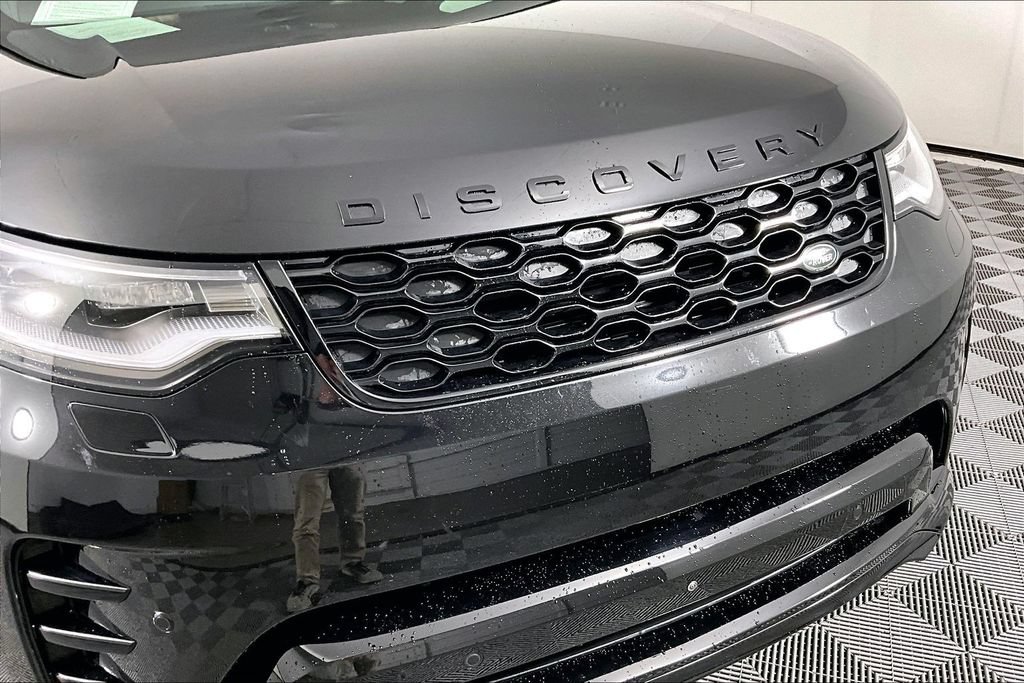 Used 2024 Land Rover Discovery Dynamic SE AWD/4WD image 31