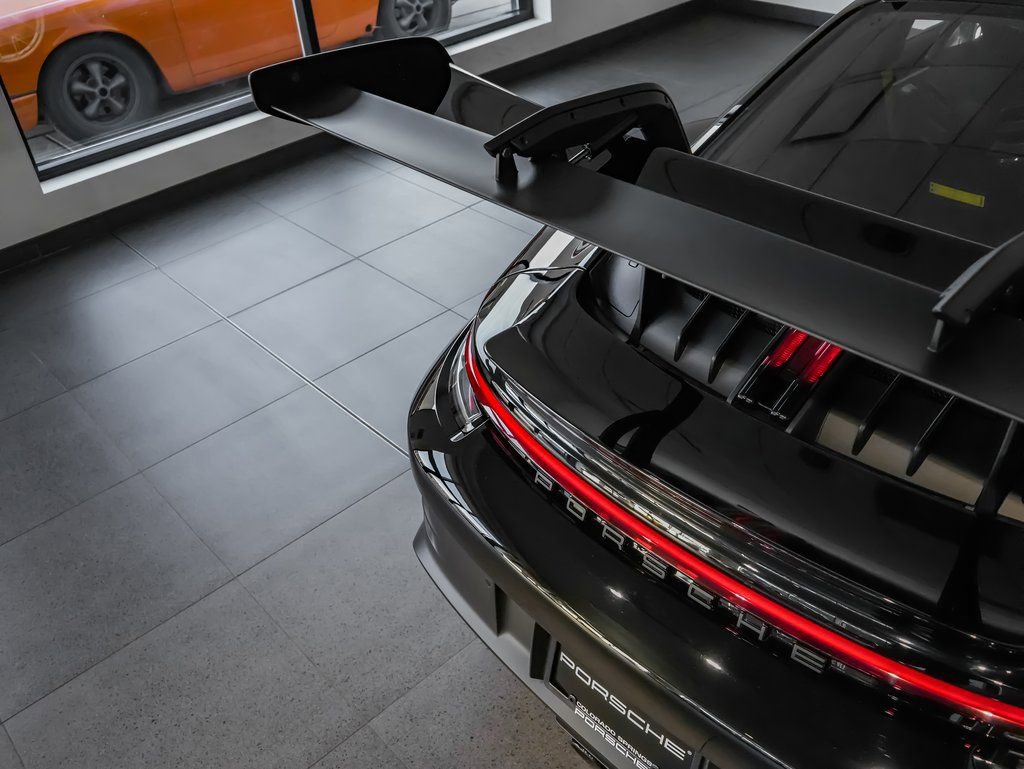 Certified 2025 Porsche 911 GT3 RS RWD image 36