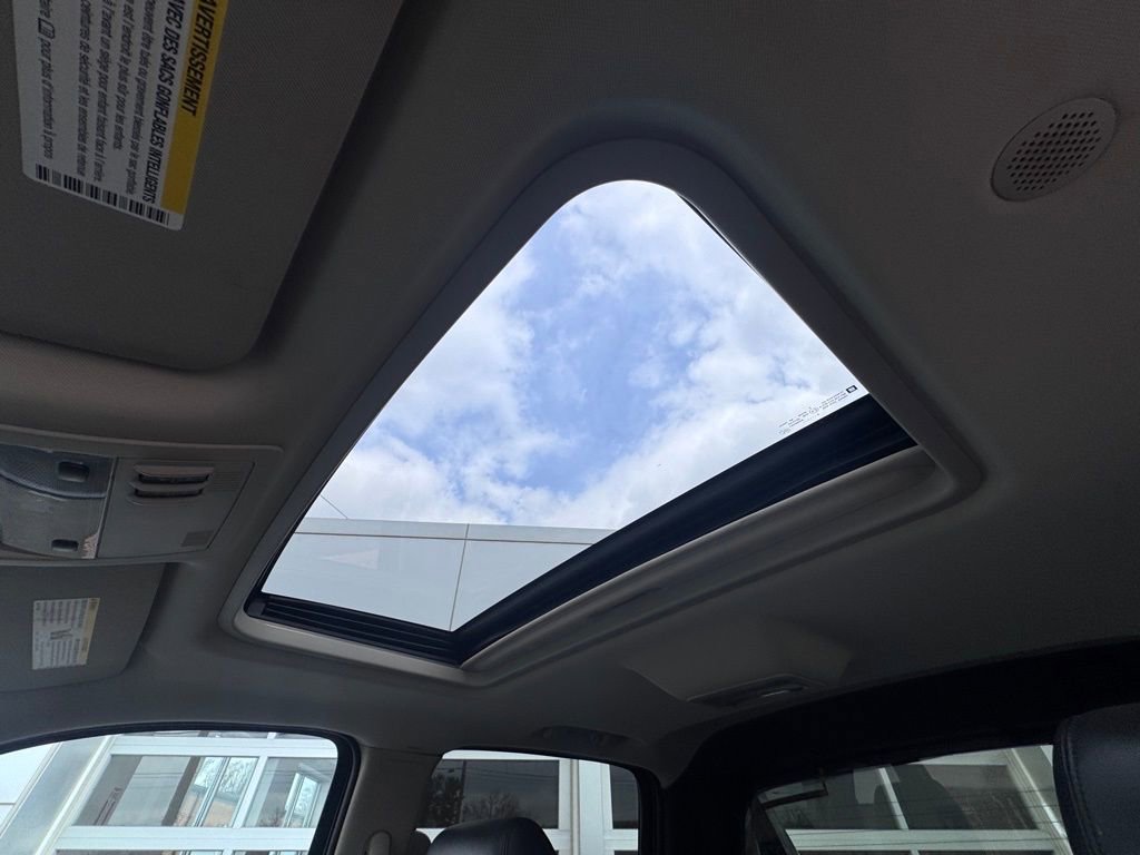 Used 2013 Chevrolet Avalanche LT image 23