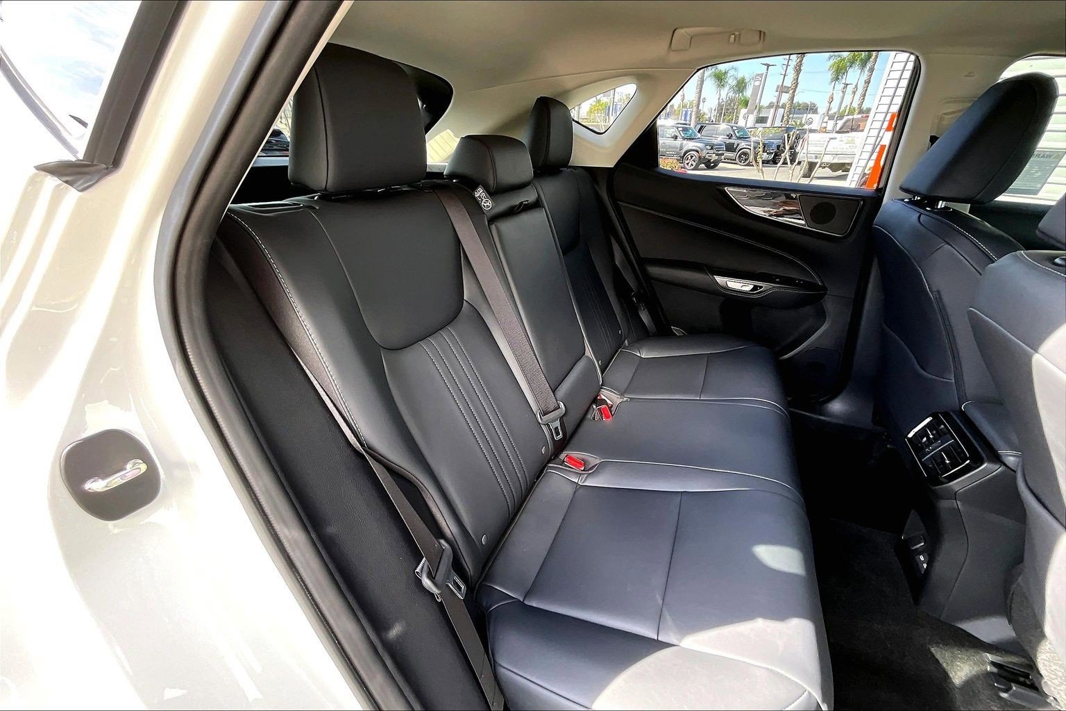 Used 2025 Lexus NX 350h 350h Premium image 27