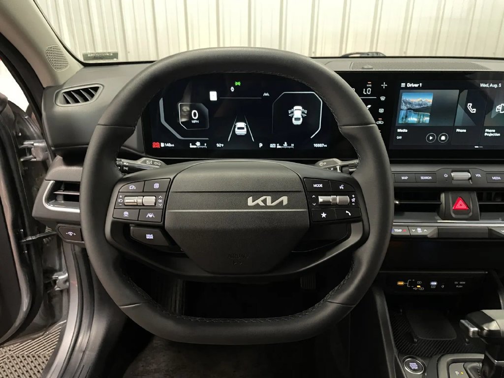 Used 2025 Kia K4 EX FWD image 18