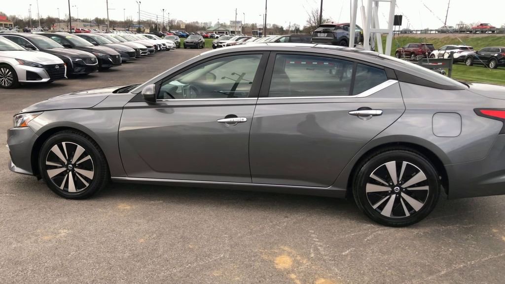 Used 2022 Nissan Altima 2.5 SV FWD image 4