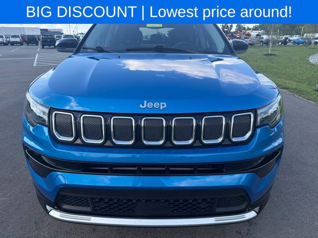 Used 2022 Jeep Compass Limited w/ Elite Group AWD/4WD image 3
