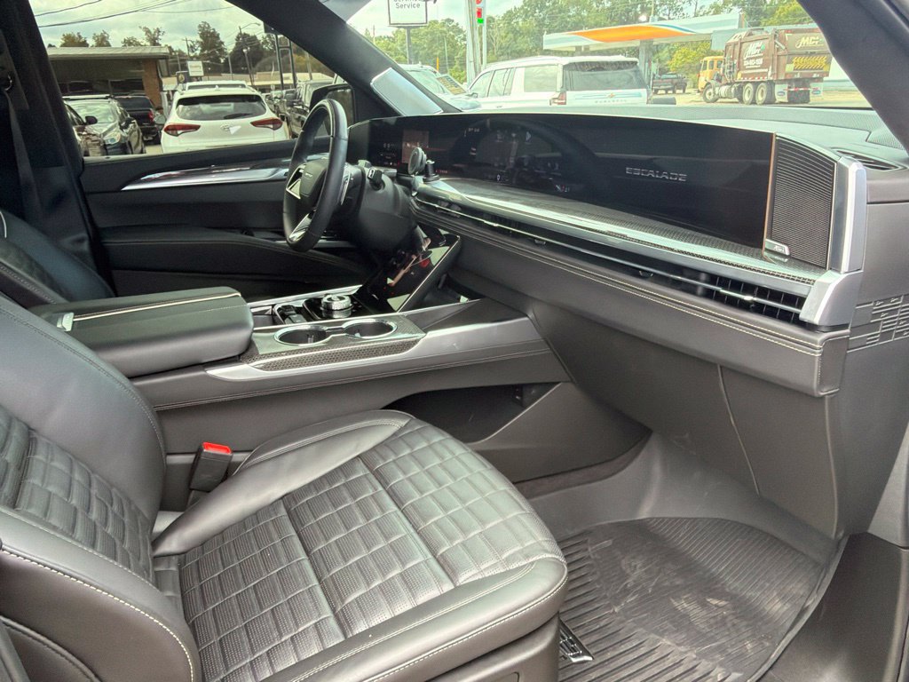 Used 2026 Cadillac Escalade V w/ LPO, ONYX Package AWD/4WD image 25