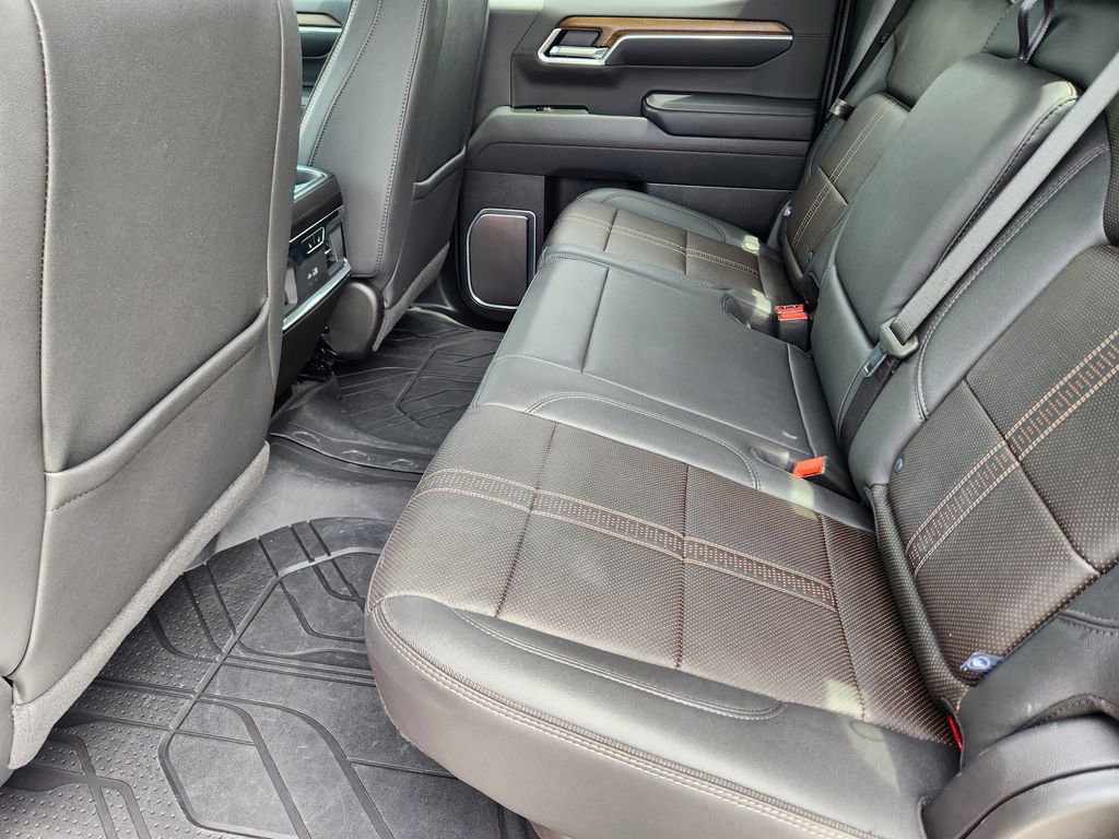 Certified 2025 Chevrolet Silverado 1500 High Country AWD/4WD image 30