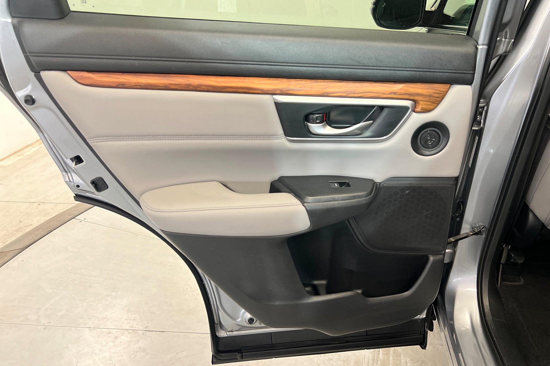 Used 2022 Honda CR-V Touring image 18