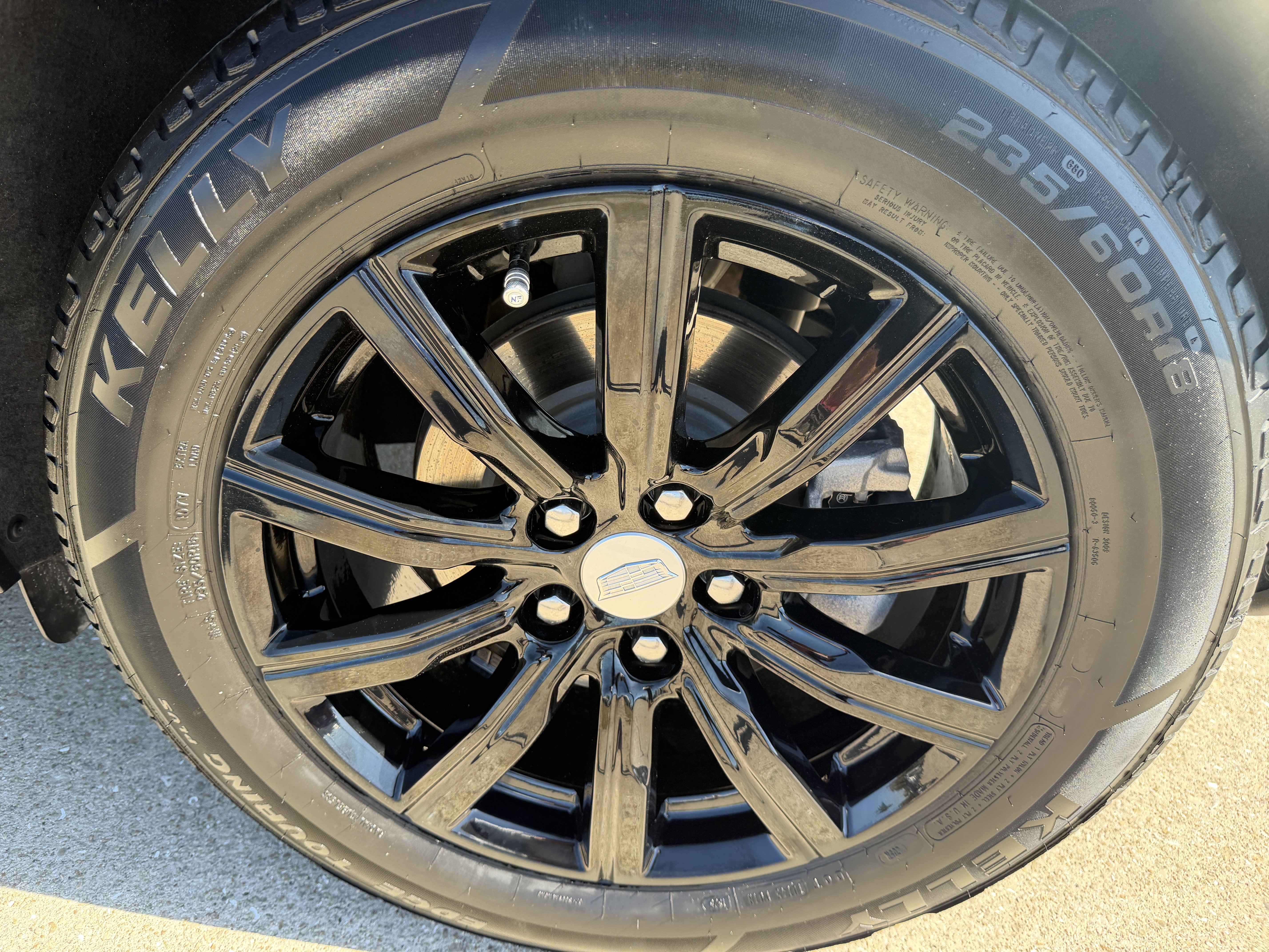 Certified 2022 Cadillac XT4 Premium Luxury w/ Enhanced Visibility Package AWD/4WD image 32