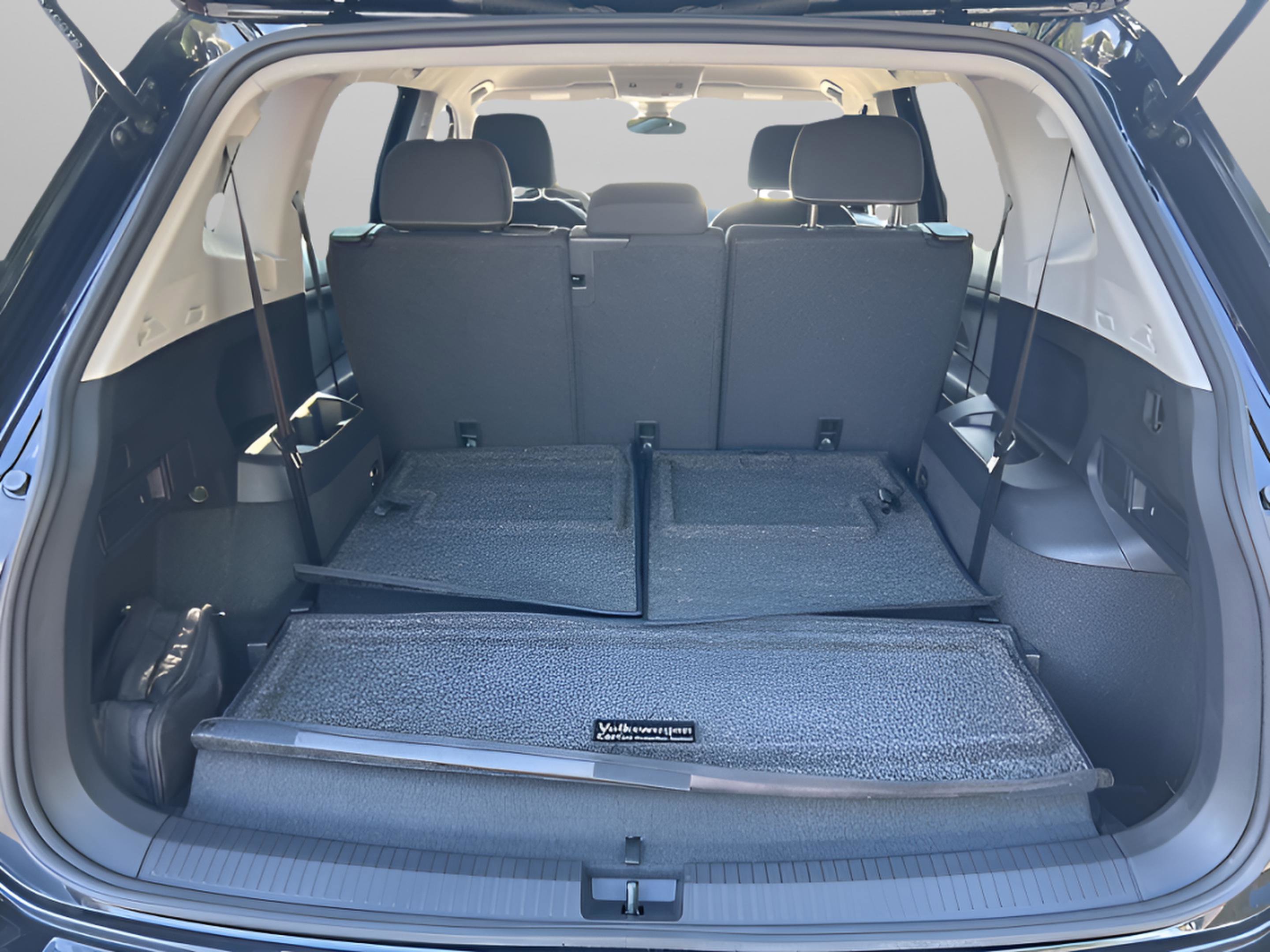 Used 2024 Volkswagen Tiguan S FWD image 28