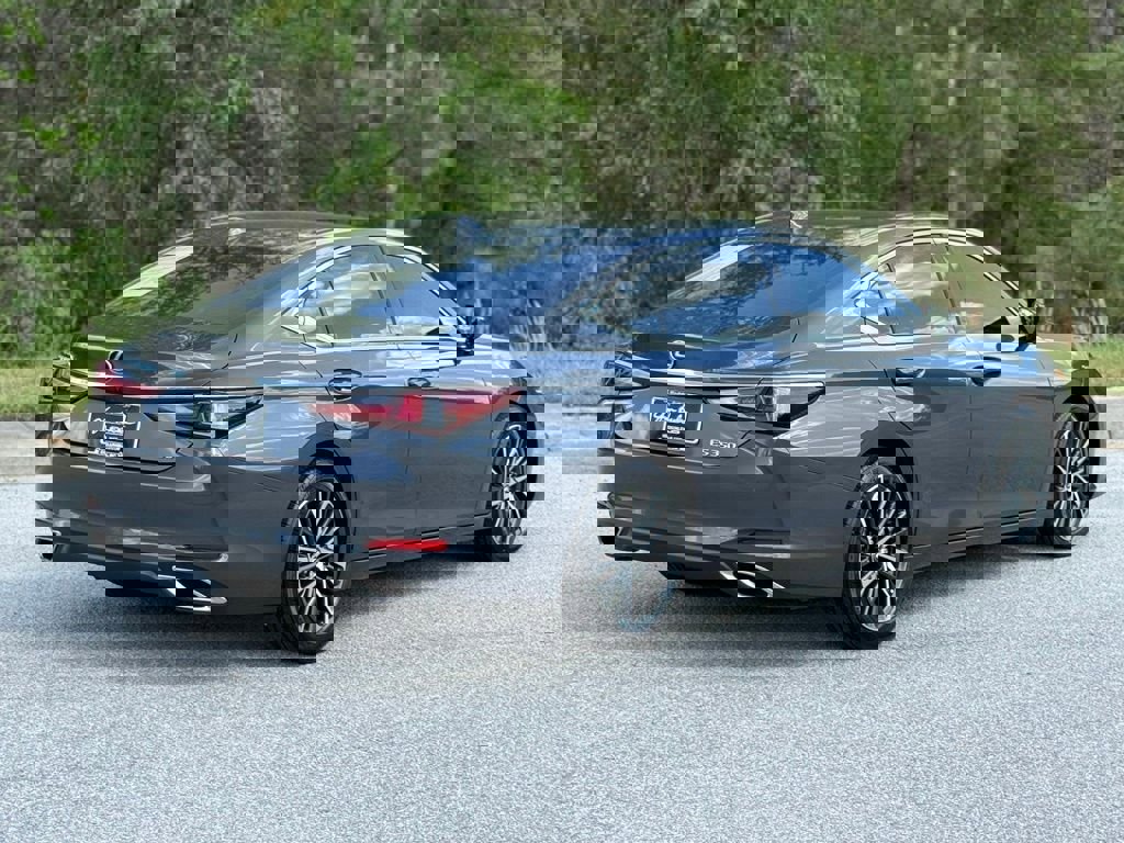 Certified 2025 Lexus ES 350 w/ Premium Package image 13