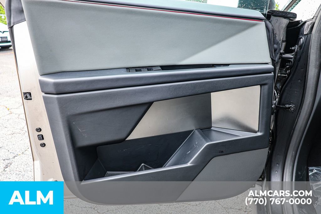 Used 2025 Tesla Cybertruck AWD Crew Cab image 38