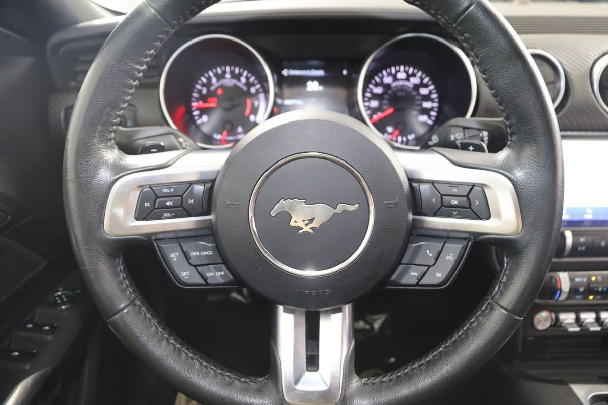 Used 2020 Ford Mustang Convertible RWD image 38