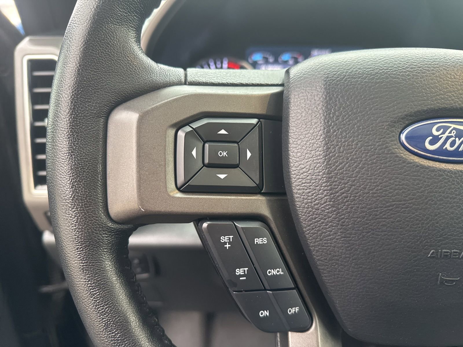 Used 2020 Ford Expedition XLT w/ Equipment Group 202A image 28