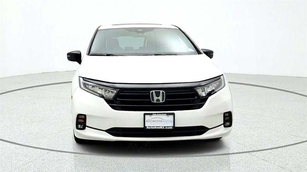 Used 2023 Honda Odyssey Sport image 2