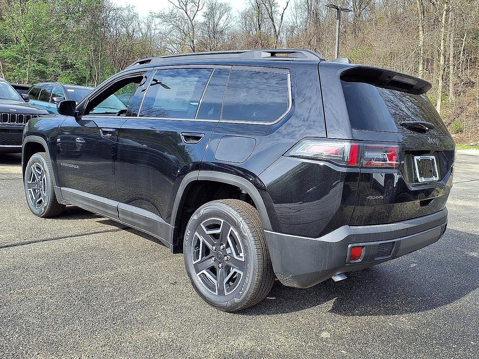 New 2026 Jeep Cherokee Laredo AWD/4WD image 4