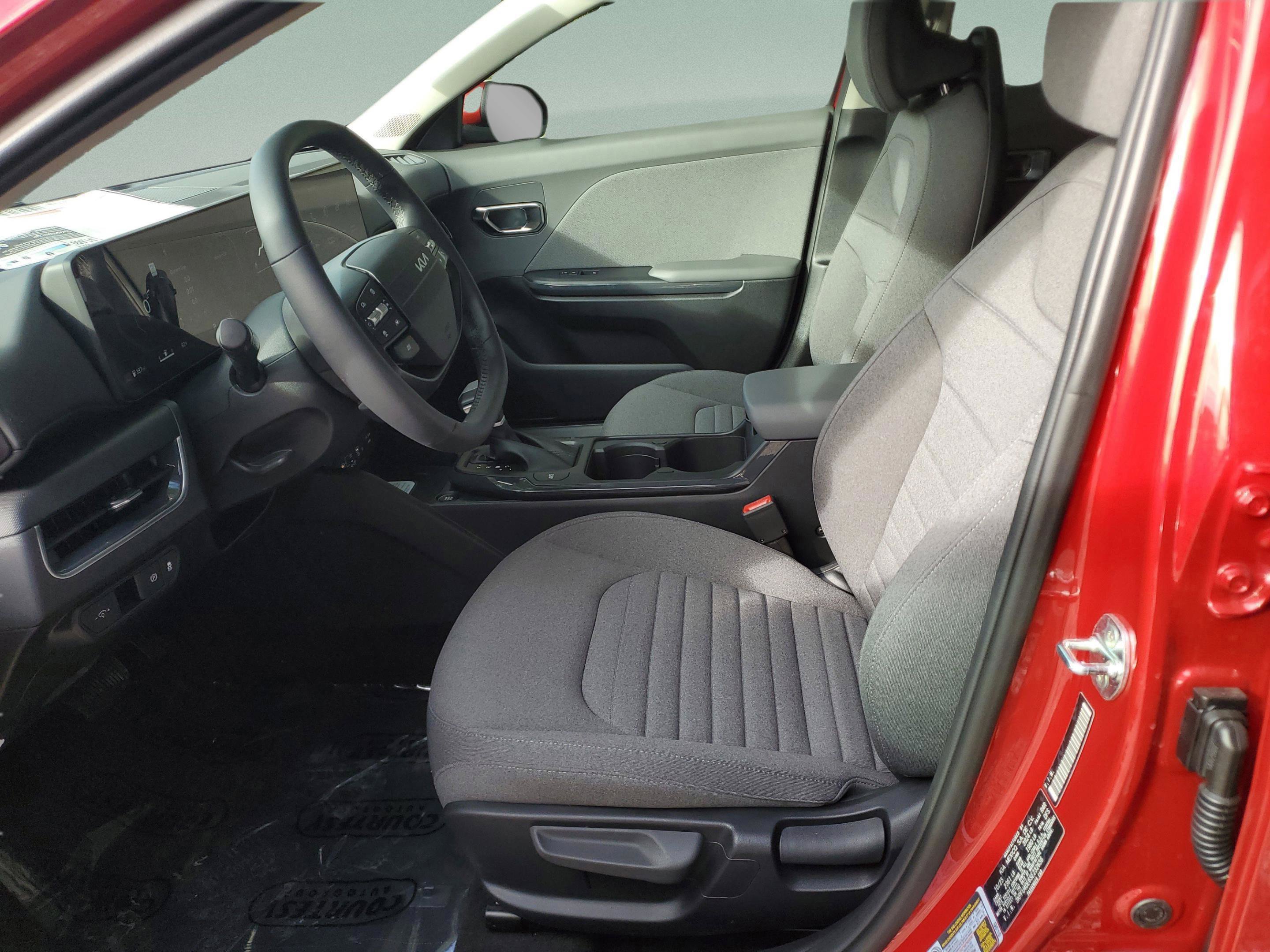 New 2025 Kia K4 EX FWD image 16