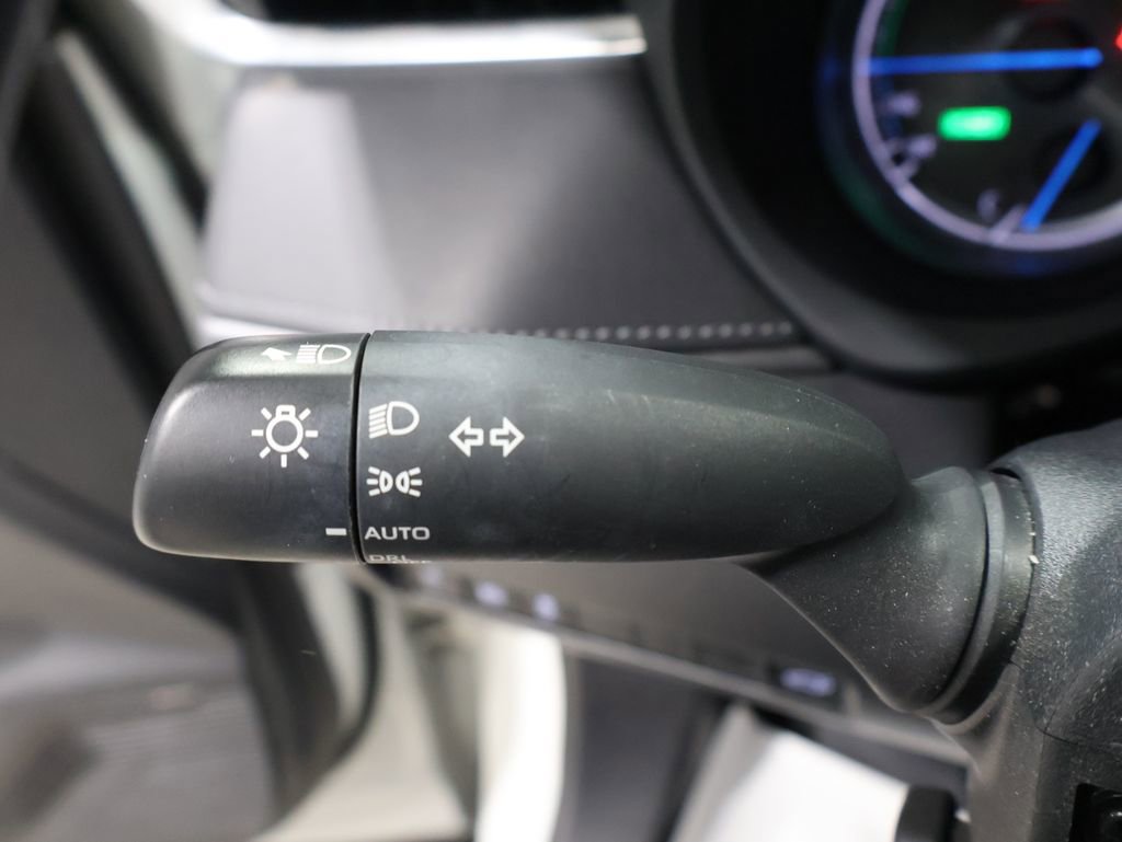 Used 2022 Toyota Venza XLE image 38