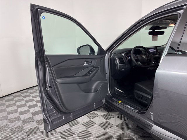 New 2026 Nissan Rogue Dark Armor FWD image 17