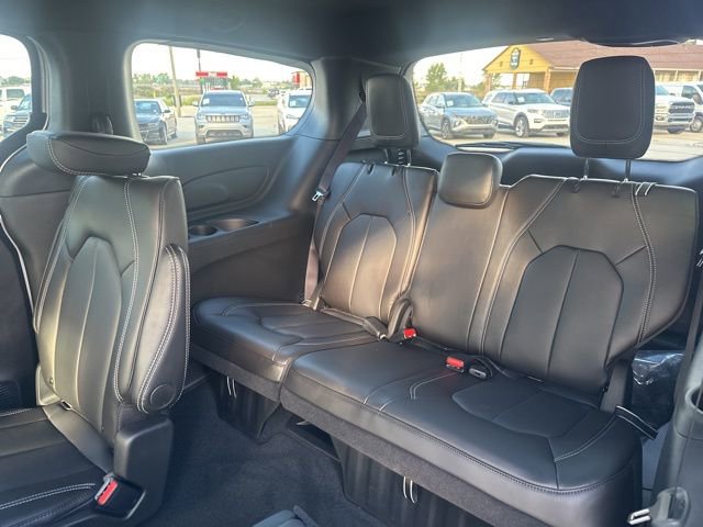 New 2026 Chrysler Pacifica Select image 25
