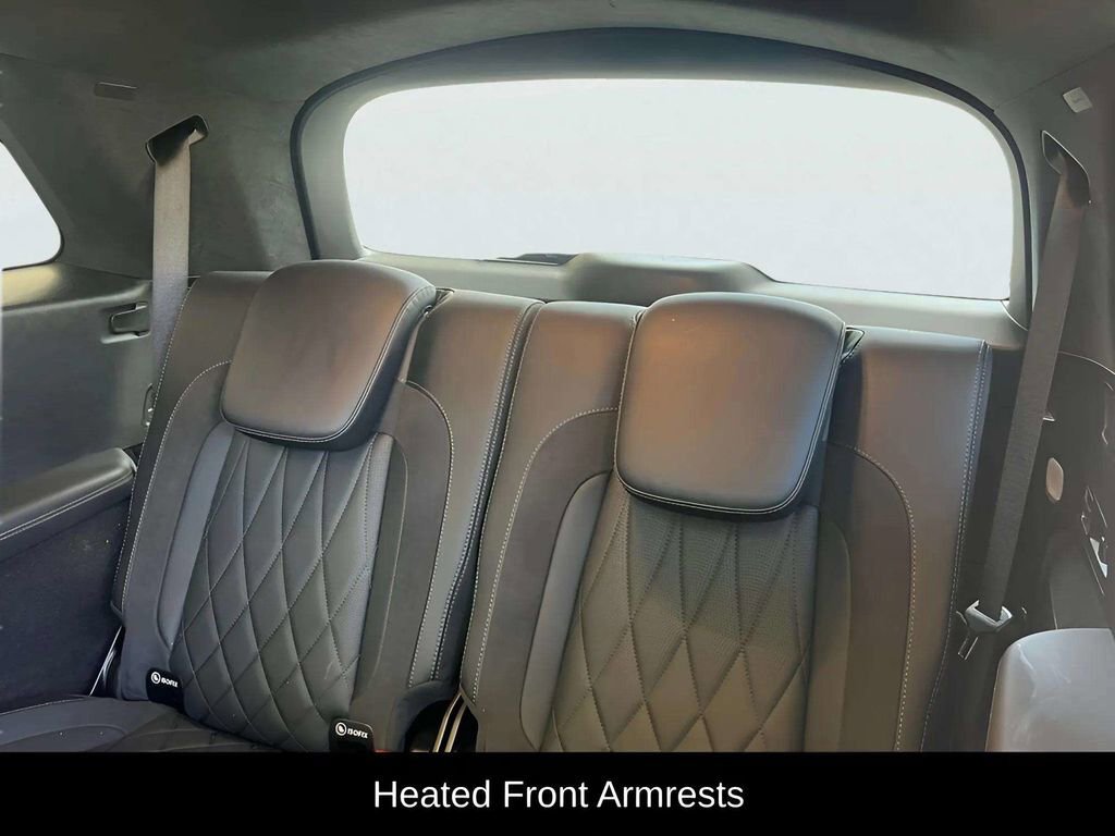 Used 2024 Mercedes-Benz GLS 63 AMG 4MATIC image 17