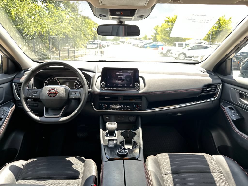 Used 2025 Nissan Rogue SV AWD/4WD image 30