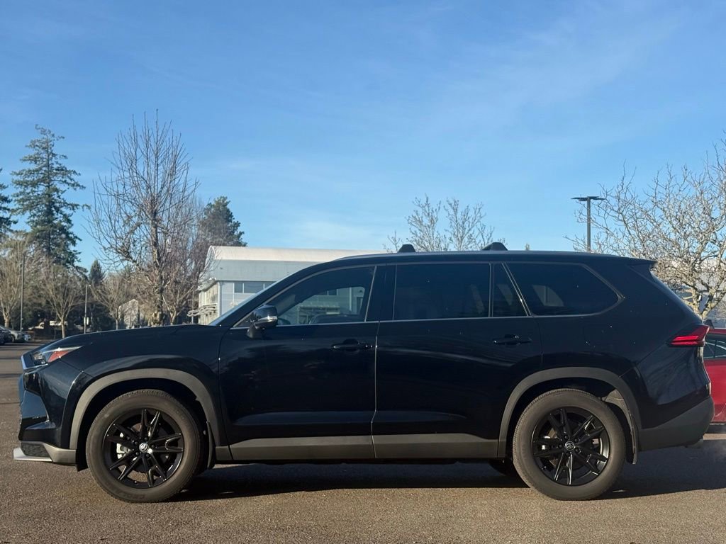 Used 2024 Toyota Grand Highlander image 2