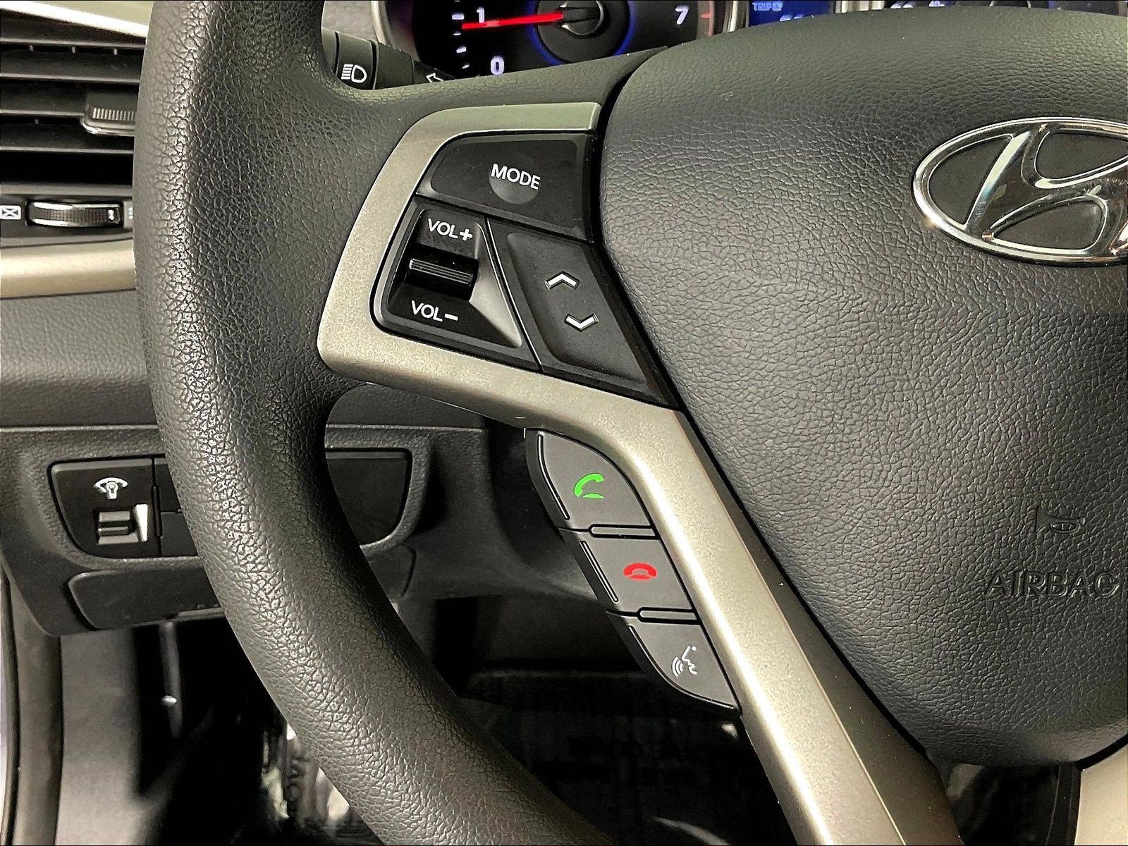 Used 2013 Hyundai Veloster FWD image 11
