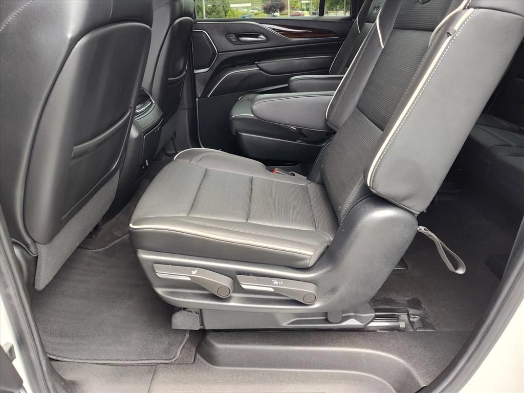 Used 2023 Cadillac Escalade ESV Premium Luxury w/ Performance Package AWD/4WD image 10