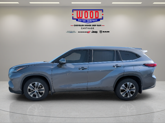 Used 2021 Toyota Highlander XLE AWD/4WD image 10